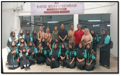 Mengasah Kreativitas dan Jiwa Wirausaha, Murid SMK  Kriya Sahid Sukoharjo Ikuti Outing Class Batik Printing